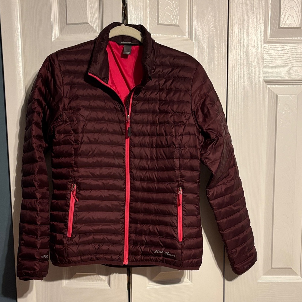 Eddie Bauer EB 700 Down Puffer Jacket in burgundy size XS